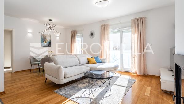 Split, Žnjan, Pazdigrad, moderan dvosoban stan s garažom