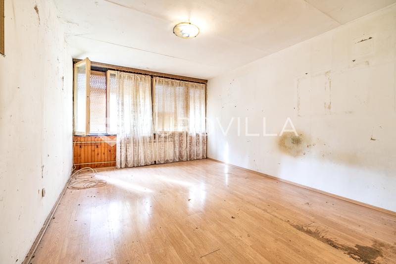 Zagreb, Lanište - Spacious Three-Room Apartment, 67 m², Ideal for Renovation - 2
