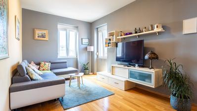 Split, Manus, rummelig treværelses lejlighed i centrum, renoveret 2020.
