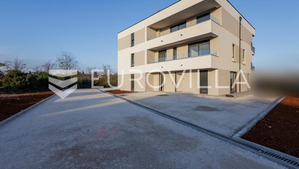 Pula, Valdebek - Apartamento de dos habitaciones con jardín