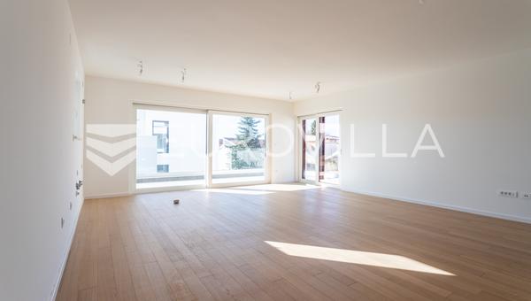Vodice, OBRA NUEVA, espacioso apartamento en pleno centro, 119,95 m²