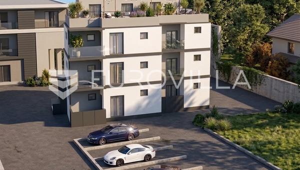Kastel Sucurac, to-plans penthouse i en ny bygning