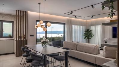 Kostrena, luksuriøs fireværelses lejlighed med privat pool NKP 134 m2