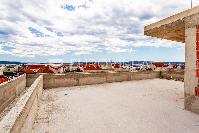 Kastel Luksic, penthouse de trois pièces avec terrasse sur le toit et deux places de parking - 30