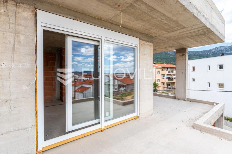 Kastel Luksic, penthouse de trois pièces avec terrasse sur le toit et deux places de parking - 26