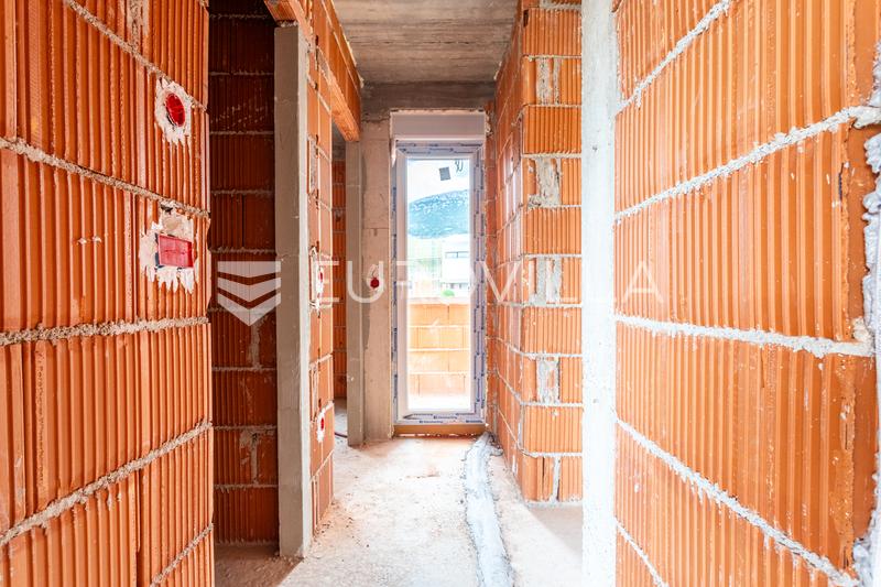 Kastel Luksic, penthouse de trois pièces avec terrasse sur le toit et deux places de parking - 24
