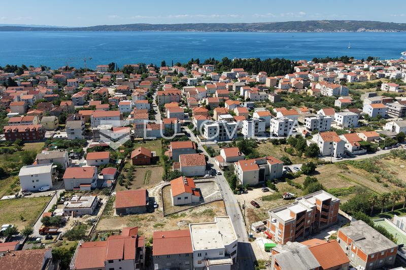 Kastel Luksic, penthouse de trois pièces avec terrasse sur le toit et deux places de parking - 14