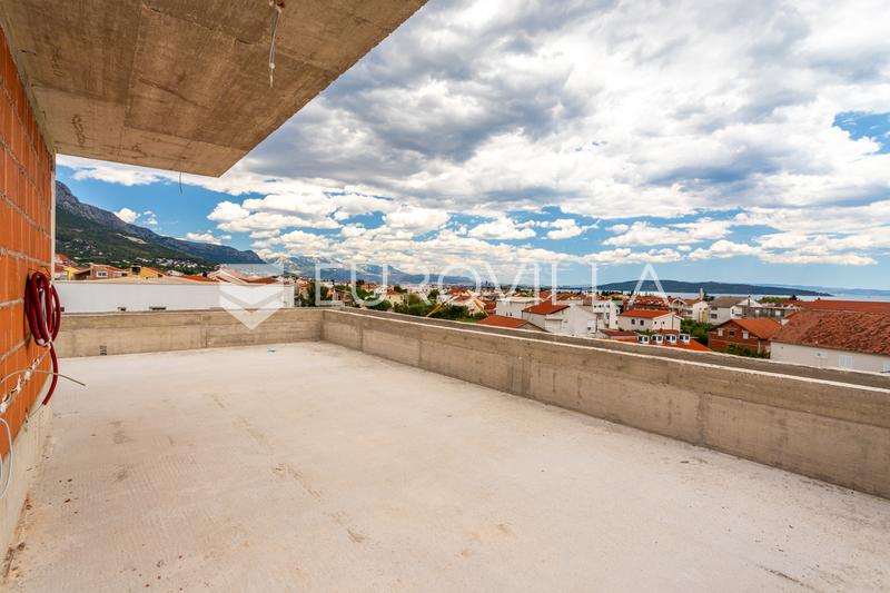 Kastel Luksic, penthouse de trois pièces avec terrasse sur le toit et deux places de parking - 28