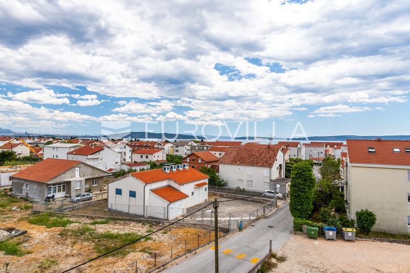 Kastel Luksic, penthouse de trois pièces avec terrasse sur le toit et deux places de parking - 32