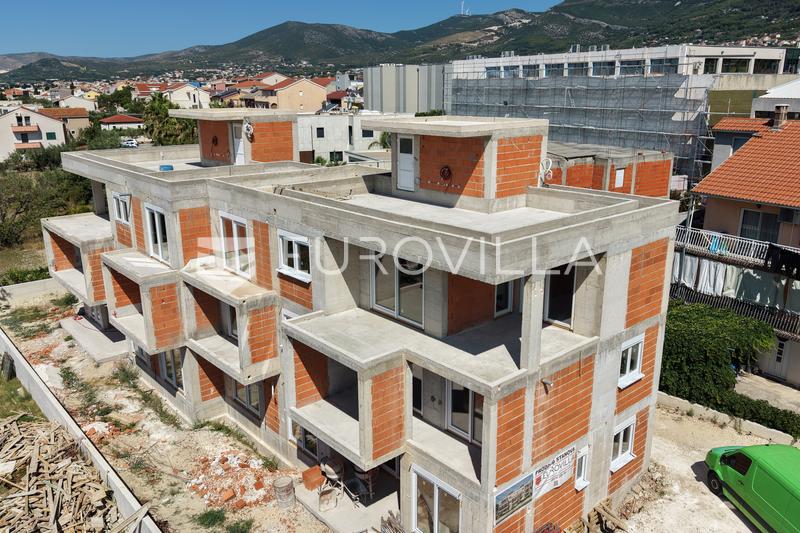 Kastel Luksic, penthouse de trois pièces avec terrasse sur le toit et deux places de parking - 6