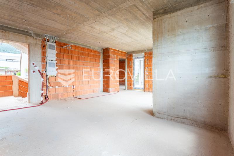 Kastel Luksic, penthouse de trois pièces avec terrasse sur le toit et deux places de parking - 16