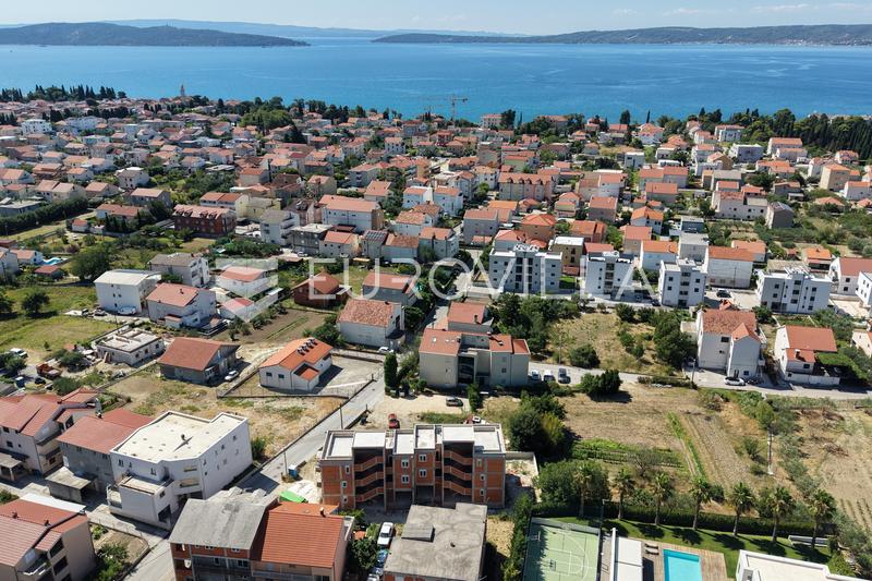 Kastel Luksic, penthouse de trois pièces avec terrasse sur le toit et deux places de parking - 13