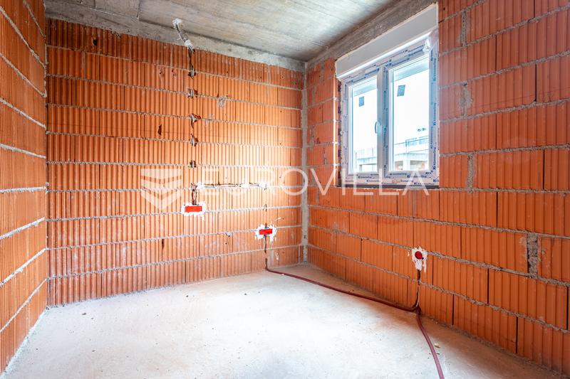 Kastel Luksic, penthouse de trois pièces avec terrasse sur le toit et deux places de parking - 23