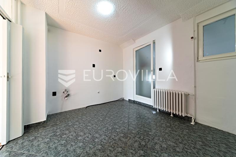 Osijek, Centar, prodaje se uređen stan površine 101 m² - 17