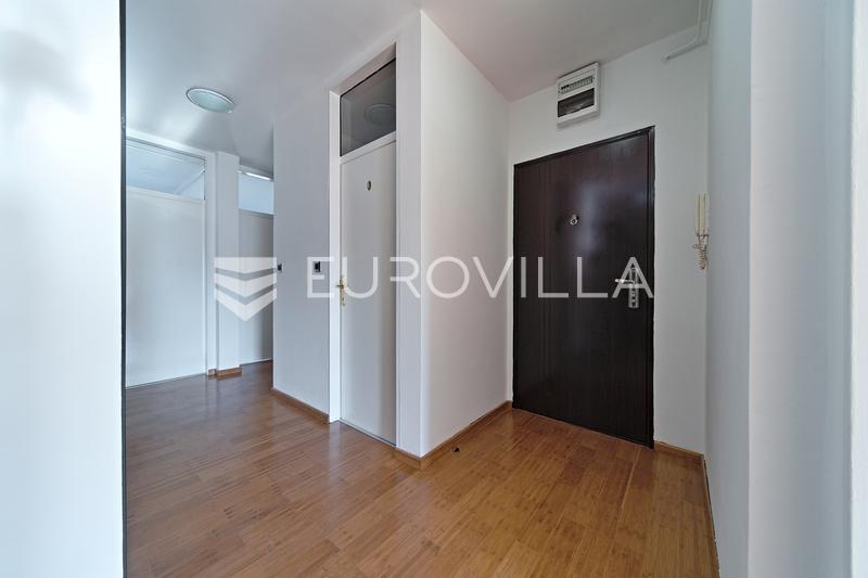 Osijek, Centar, prodaje se uređen stan površine 101 m² - 8