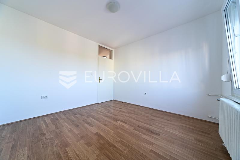 Osijek, Centar, prodaje se uređen stan površine 101 m² - 13
