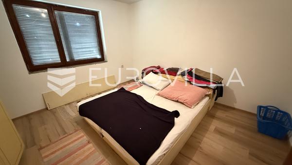 Osijek, Tenja, na prodaju katnica sa dvorišnim stanom na parceli od 517 m2