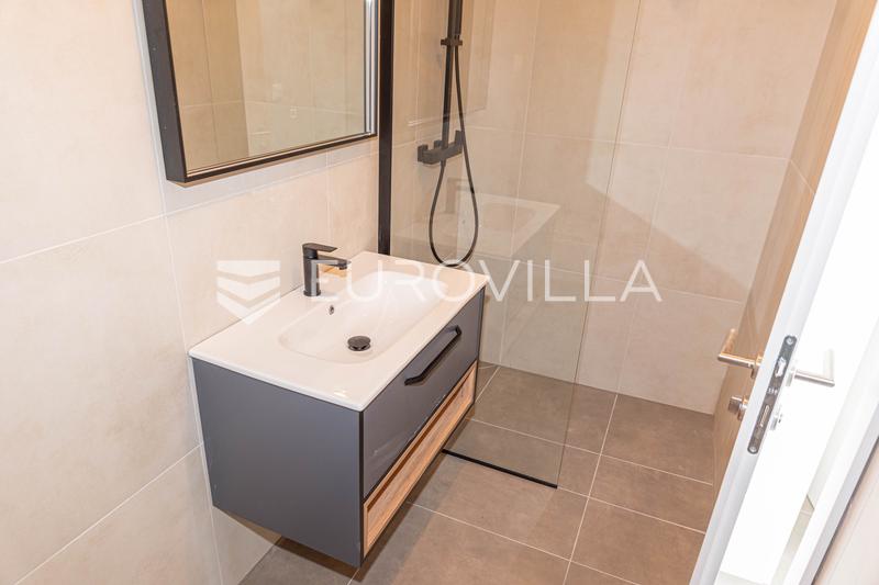 Vodice, moderne hus med swimmingpool og privat have, C2 - 15