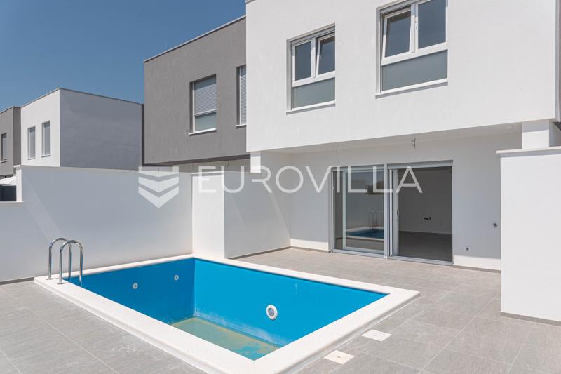 Vodice, moderne hus med swimmingpool og privat have, C2 - 2