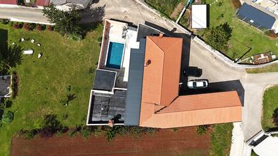 Istra, Tinjan okolica, impresivno imanje od 600 m² s bazenom, konobom i velikim potencijalom