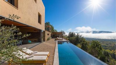 Istra, Motovun, luksuzna dizajnerska vila s infinity bazenom i panoramskim pogledom