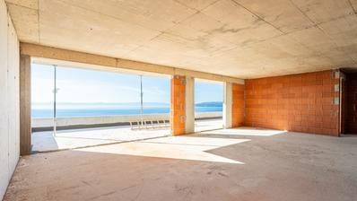 Makarska, trosoban stan s panoramskim pogledom na more i prostranom terasom