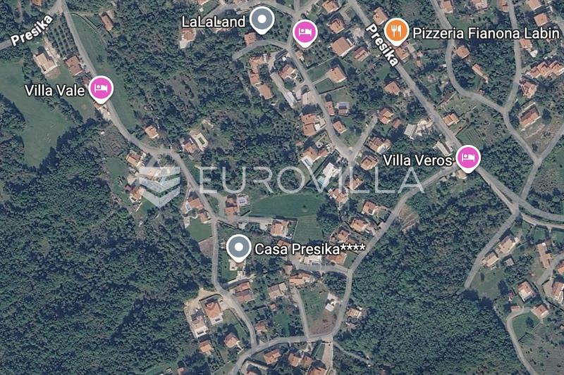 Istra, Labin, građevinsko zemljište s dozvolom i projektom za vilu s bazenom, 521 m², top lokacija - 2