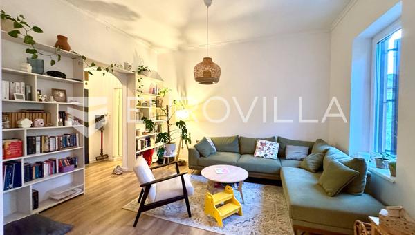 Istria, Pula, hermoso apartamento austrohúngaro renovado en una ubicación privilegiada.