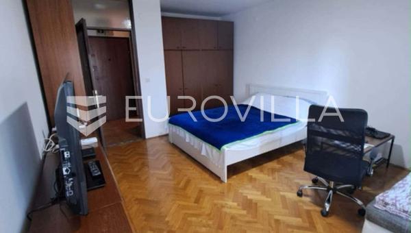 Zagreb, Kvaternikov trg, jednosoban stan 44 m² s parkingom