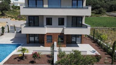 Pag, Jakisnica, apartamento de tres dormitorios con jardín y taberna en un lujoso edificio nuevo, 104,11 m²
