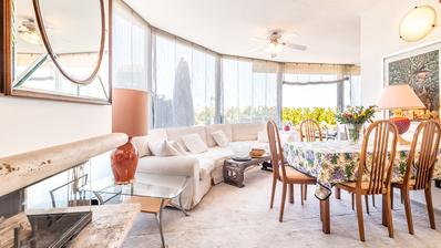Zagreb, Cvjetni trg, luksuriøs etværelses penthouse 90 m² med en terrasse på 50 m²