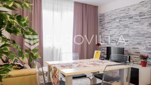 Zagreb, Špansko, prekrasan trosoban stan površine 56 m² s garažnim parkrinim mjestom