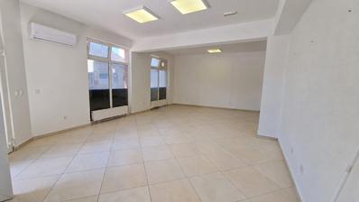 Osijek, Centar, iznajmljuje se poslovni lokal površine 107 m²