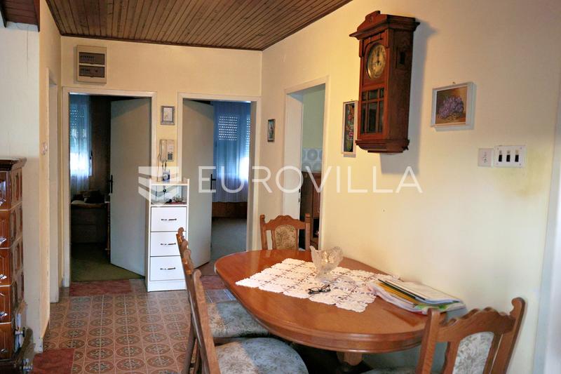 Virovitica, centro da cidade, casa com entrada separada para o sótão. - 2