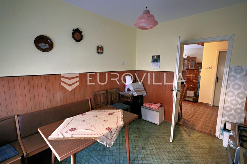 Virovitica, centro da cidade, casa com entrada separada para o sótão. - 6