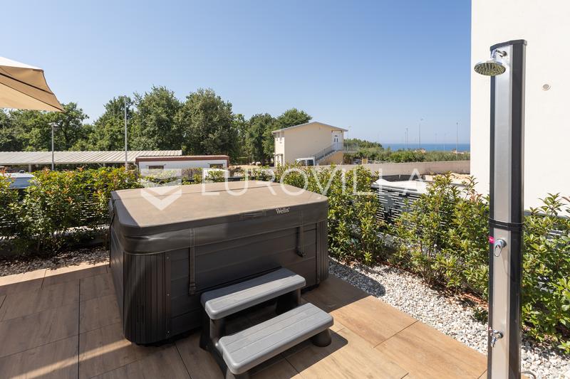 Istra, Poreč, najam kuće 116 m² s jacuzzijem i vrtom na super lokaciji s pogledom na more - 31