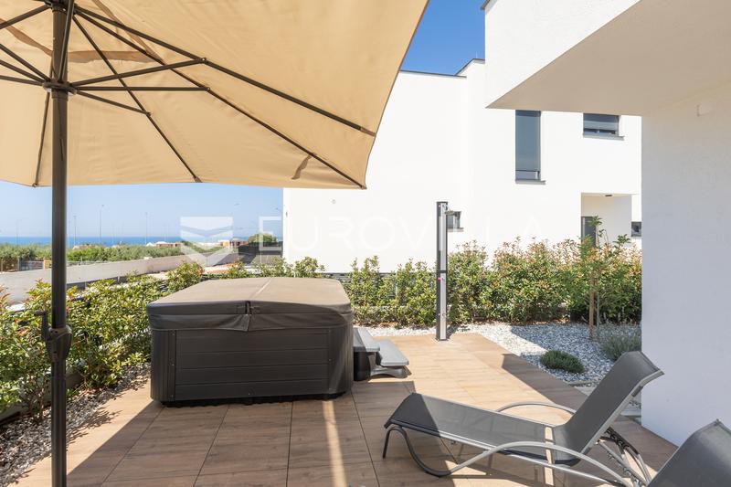 Istra, Poreč, najam kuće 116 m² s jacuzzijem i vrtom na super lokaciji s pogledom na more - 30