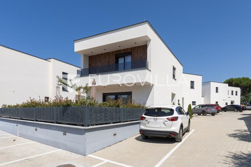 Istra, Poreč, najam kuće 116 m² s jacuzzijem i vrtom na super lokaciji s pogledom na more - 39