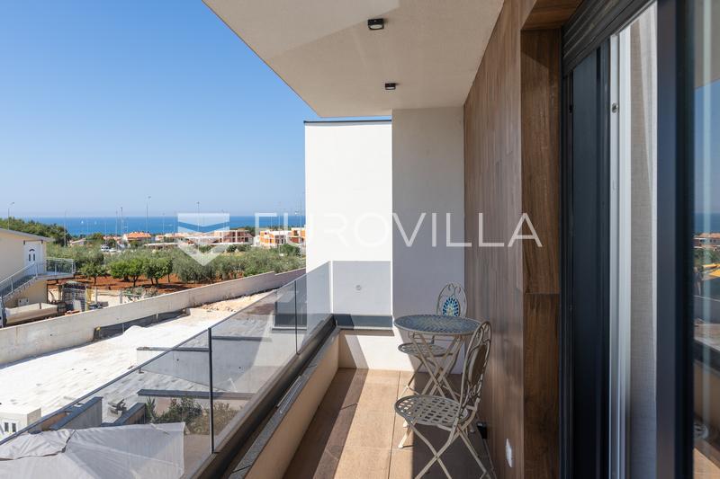 Istra, Poreč, najam kuće 116 m² s jacuzzijem i vrtom na super lokaciji s pogledom na more - 27