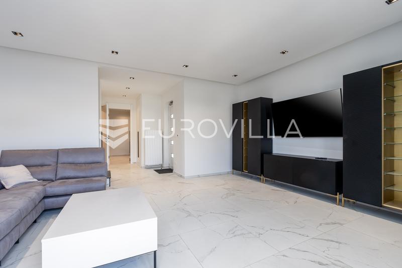 Istra, Poreč, najam kuće 116 m² s jacuzzijem i vrtom na super lokaciji s pogledom na more - 4