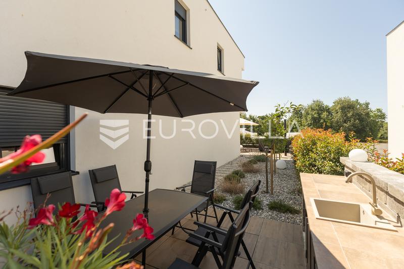 Istra, Poreč, najam kuće 116 m² s jacuzzijem i vrtom na super lokaciji s pogledom na more - 34