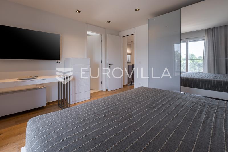 Istra, Poreč, najam kuće 116 m² s jacuzzijem i vrtom na super lokaciji s pogledom na more - 21