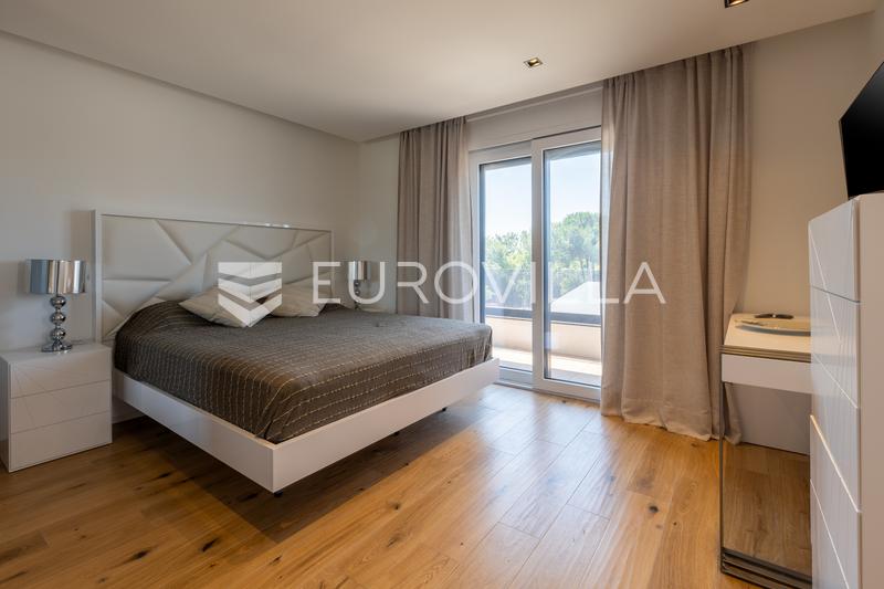 Istra, Poreč, najam kuće 116 m² s jacuzzijem i vrtom na super lokaciji s pogledom na more - 22