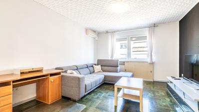Zagreb, Tratinska, apartamento de tres habitaciones 78 m² plaza de aparcamiento