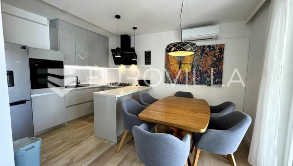 Pula, Sijana, apartamento completamente renovado e mobilado numa excelente localização