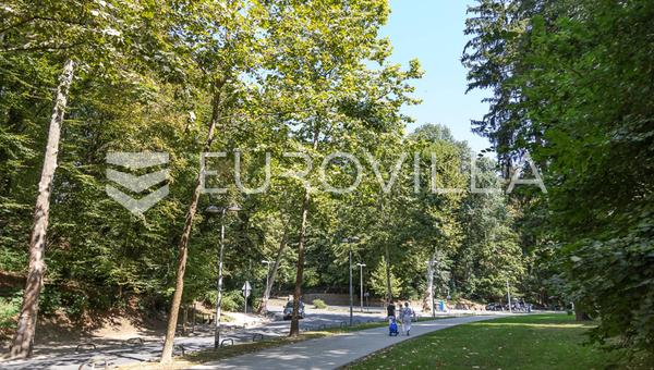 Zagreb, Tuškanac, prekrasan šesterosoban stan na 1. katu s terasom 70 m2