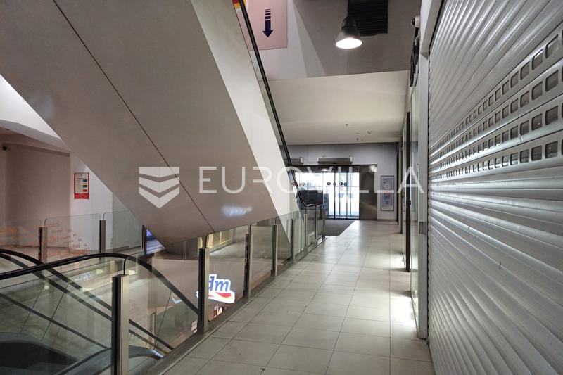 Rijeka, trgovina u centru grada 120 m² - 4