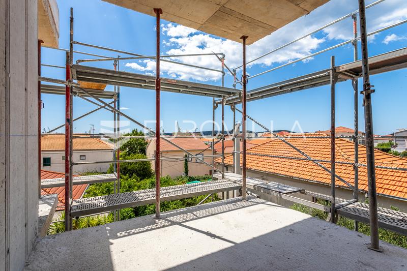 Trogir, Einzimmerwohnung im zweiten Stock mit Parkplatz - 7