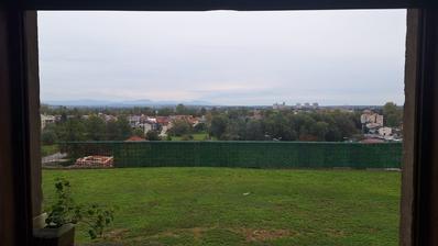 Karlovac, Dubovac'ta, muhteşem manzaralı, içerisinde ev bulunan 8000 m² imarlı arsa