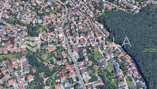 Загреб, Горни Буковац, участок под застройку площадью 455 м² с существующим домом